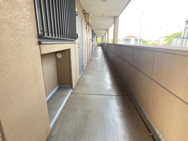 ロイヤルハイツのエントランス