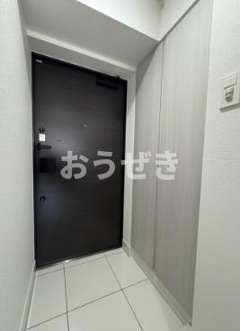 メインステージ横濱関内の玄関