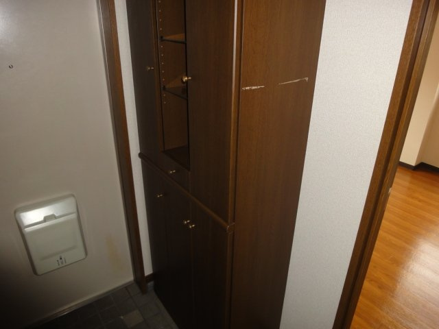 プティエシャトーの収納|下駄箱