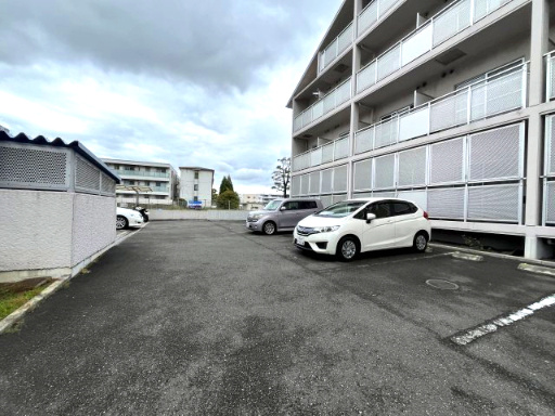 アーク福西の駐車場