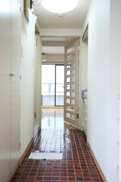 フラッツ大橋の玄関|明るい玄関です