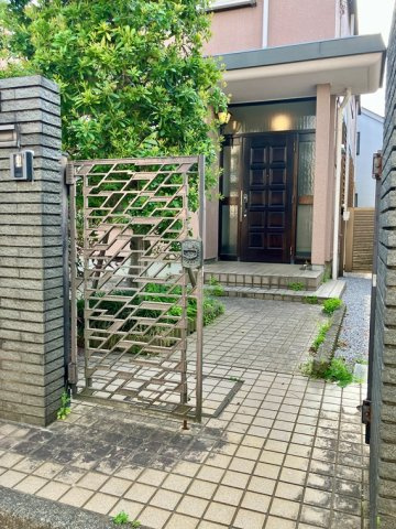 井口戸建のエントランス|落ち着いたエントランスです