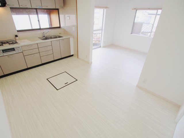 住田戸建ての居間・リビング