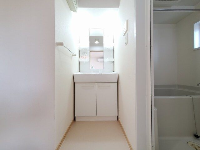 アンジュメゾン　Ⅱの独立洗面台