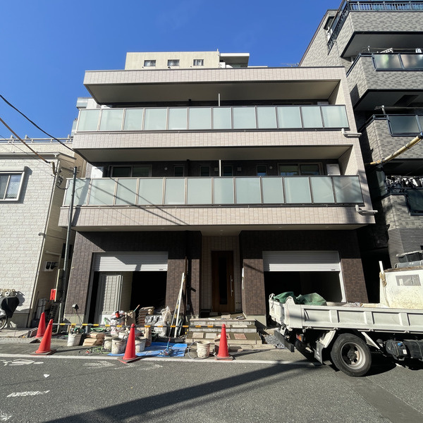 Bプラスの外観