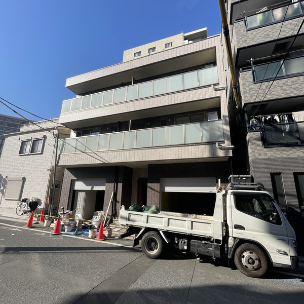 Bプラスの外観