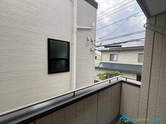 茅ヶ崎市中海岸4丁目　中古戸建のバルコニー|お洗濯にも便利なバルコニー付き