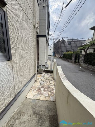 茅ヶ崎市中海岸4丁目　中古戸建の玄関|シンプルで使いやすい玄関です