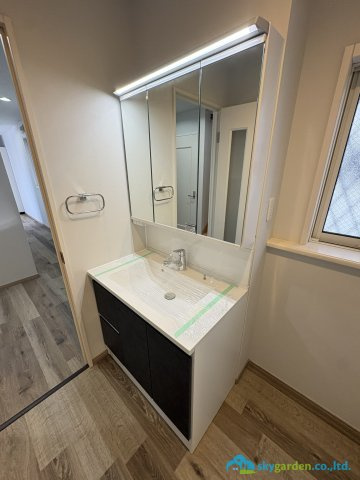 茅ヶ崎市中海岸4丁目　中古戸建の独立洗面台|朝の身支度には欠かせない独立洗面化粧台