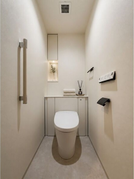 Alivis金山East のトイレ|落ち着いた色調のトイレです