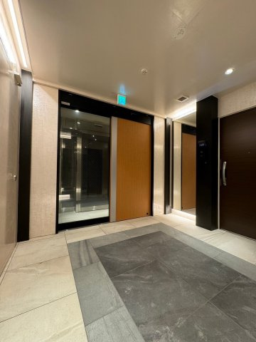 プリンチペッサ御殿山のエントランス|建物の内部です