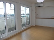向日葵　Ⅱの居間・リビング|こちらのリビングで趣味の時間をお楽しみください