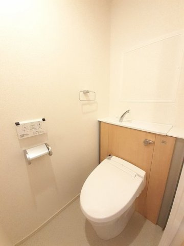 グランクリュ佐古　ＷＥＳＴのトイレ|落ち着いたトイレです