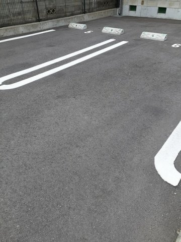 グランクリュ佐古　ＷＥＳＴの駐車場|駐車場完備です
