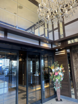 「23帖の大空間LDK」高知市本町2丁目クレアホームズ高知本町　中古マンションのエントランス|高級感漂うエントランスホール。