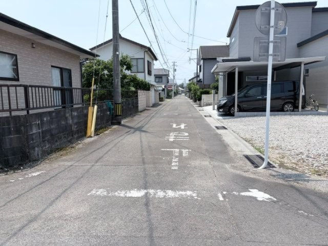 潮見町の前面道路含む現地写真