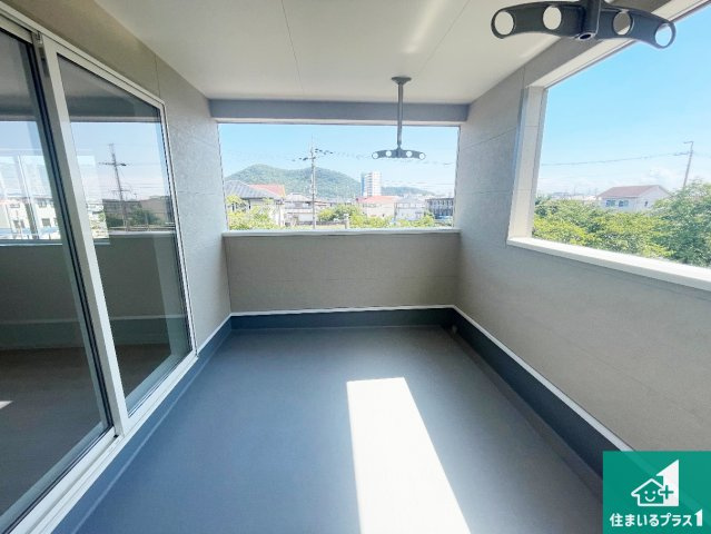 赤穂市北野中　第4-2期　新築一戸建てのバルコニー|ワイドバルコニーは洗濯物を干すスペースが広いのでご家族が多くても安心！