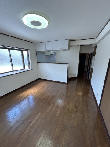 瓦宮住宅の居間・リビング