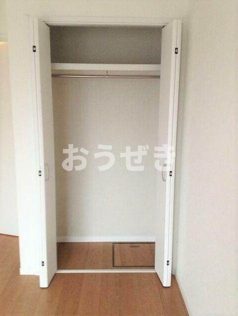 ワイズ山手石川町の玄関
