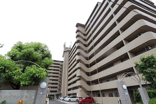 キングマンション新淀川の外観