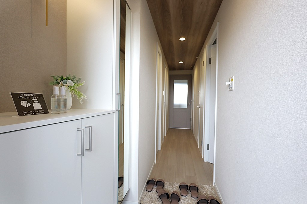 キングマンション新淀川の玄関