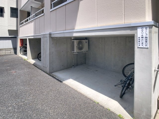 カリオンの駐車場