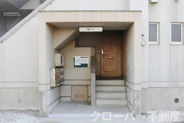ビレッジハウス仁尾2号棟のエントランス