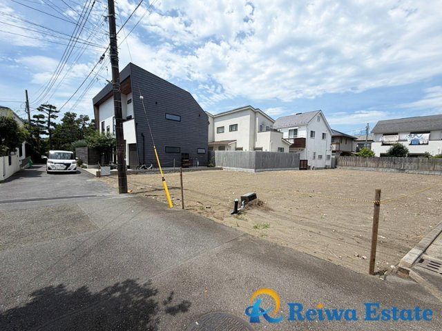 売地　茅ヶ崎市東海岸南4丁目　全3区画の前面道路含む現地写真