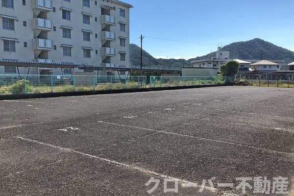ビレッジハウス詫間1号棟の駐車場