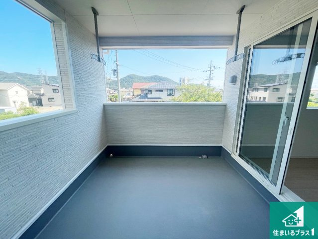 赤穂市北野中　第4-2期　新築一戸建てのバルコニー|ワイドバルコニーは洗濯物を干すスペースが広いのでご家族が多くても安心！