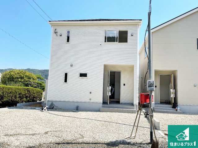 赤穂市北野中　第4-2期　新築一戸建ての外観|安心の10年保証！外観を美しく保ち、雨水で汚れを落とします！気になることがありましたら、お気軽にお問い合わせください！