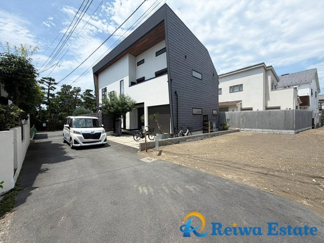 売地　茅ヶ崎市東海岸南4丁目　全3区画の前面道路含む現地写真