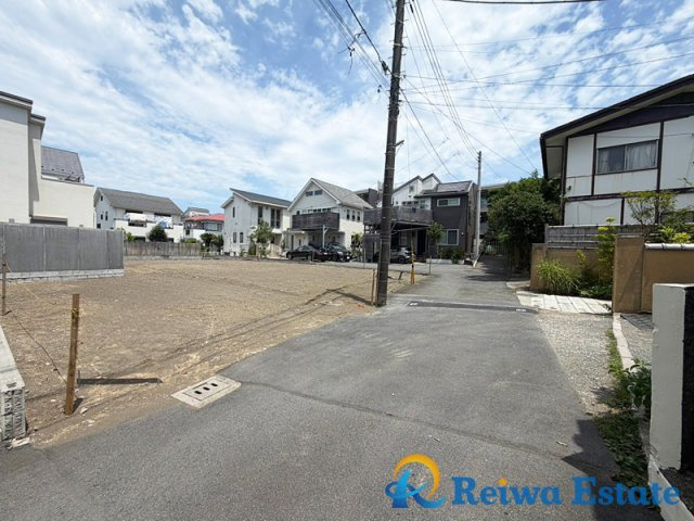 売地　茅ヶ崎市東海岸南4丁目　全3区画の前面道路含む現地写真