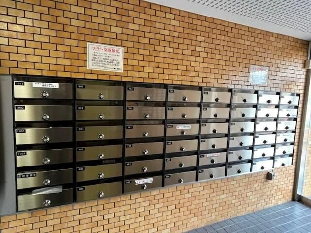 ライオンズマンション日暮里のロビー