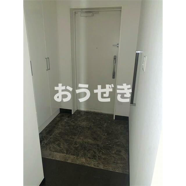 ライオンズマンション横濱元町キャナリシアの玄関