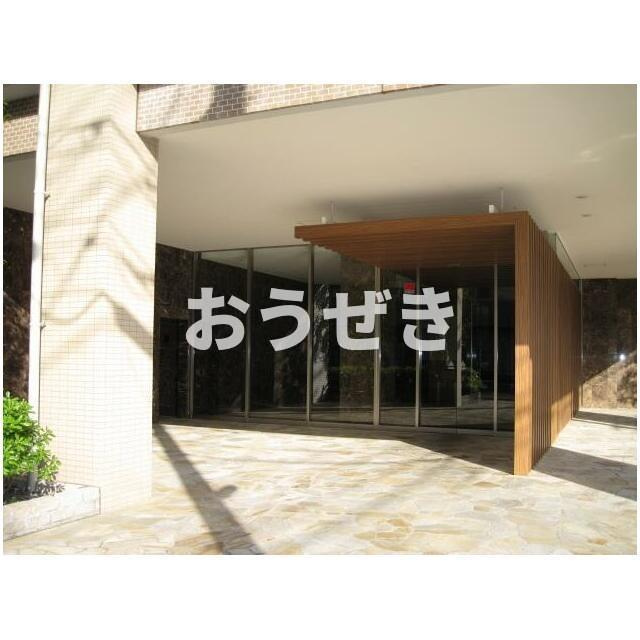 ライオンズマンション横濱元町キャナリシアのエントランス