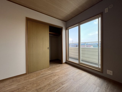 【洋室】 | 柏尾台　中古戸建 | ベランダに面しており陽当り・通風良好です。