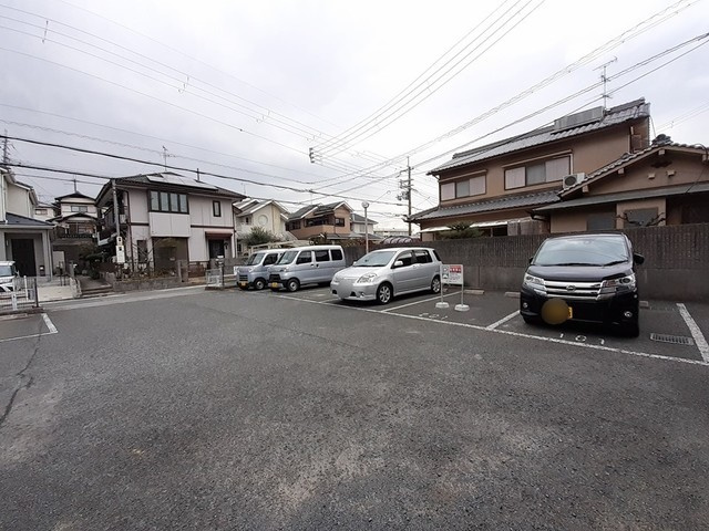 メゾン・ピアの駐車場
