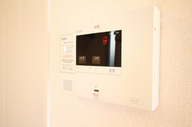 【セキュリティ】 | グラウクスC | 退去前のため、別部屋のお写真です。