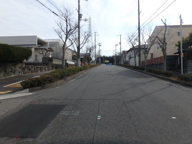 竜が台５丁目土地の前面道路含む現地写真