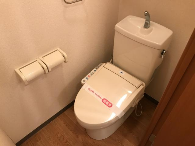 シェルル大町のトイレ|シャワー付トイレ