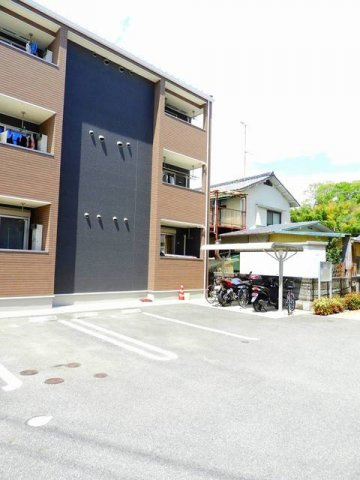 グラシオッソーレ　Ⅱの駐車場|駐車場完備です