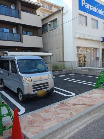 ハミングバードⅡの駐車場|車をお持ちの方に嬉しい駐車場付きの物件です