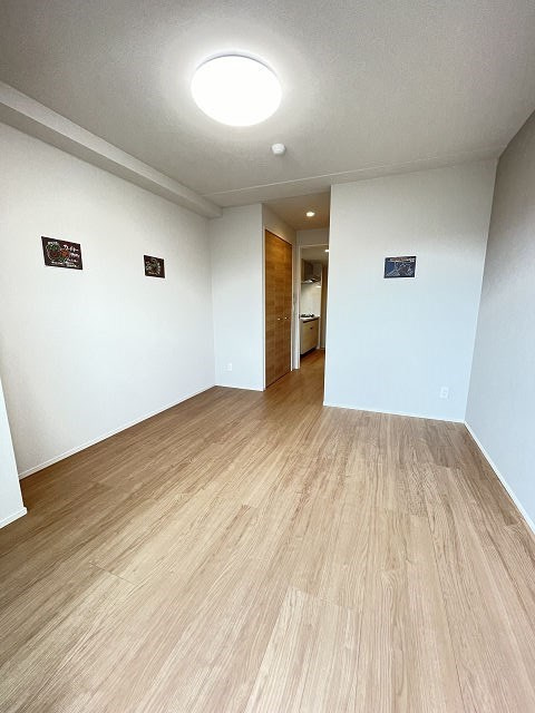 レリーフ南塚口の居間・リビング|こちらの居間で趣味の時間をお楽しみください