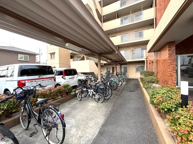 メイツ半田の駐輪場