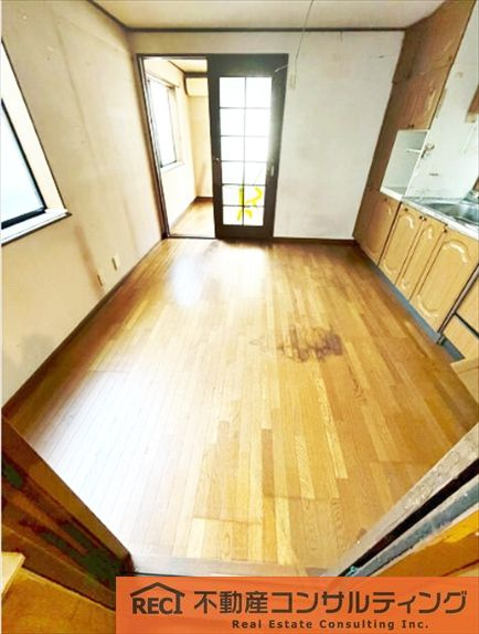 神戸市灘区楠丘3丁目　中古戸建の居間・リビング