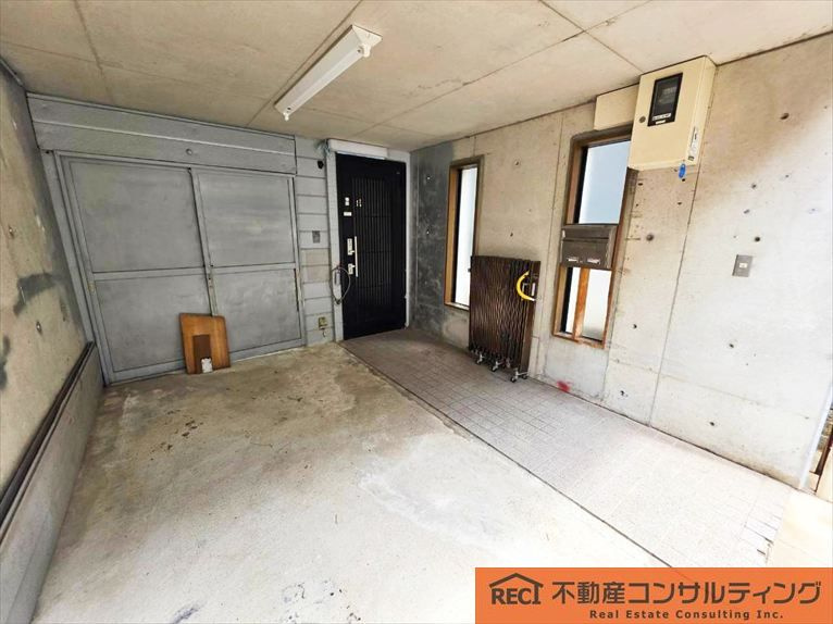 神戸市灘区楠丘3丁目　中古戸建の駐車場