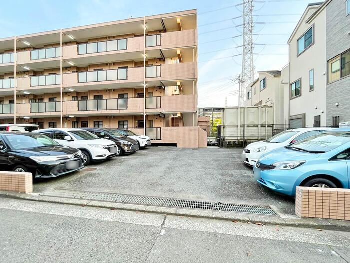 【駐車場】