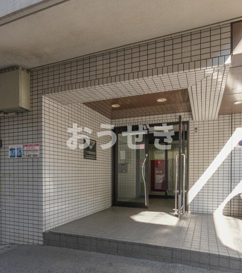 クリオ阪東橋壱番館のエントランス