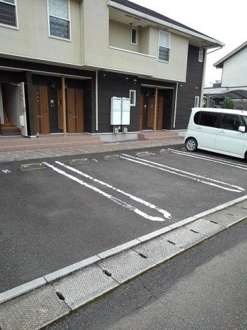 メゾン・ヴィオラ　Ｂ棟の駐車場|駐車場完備です